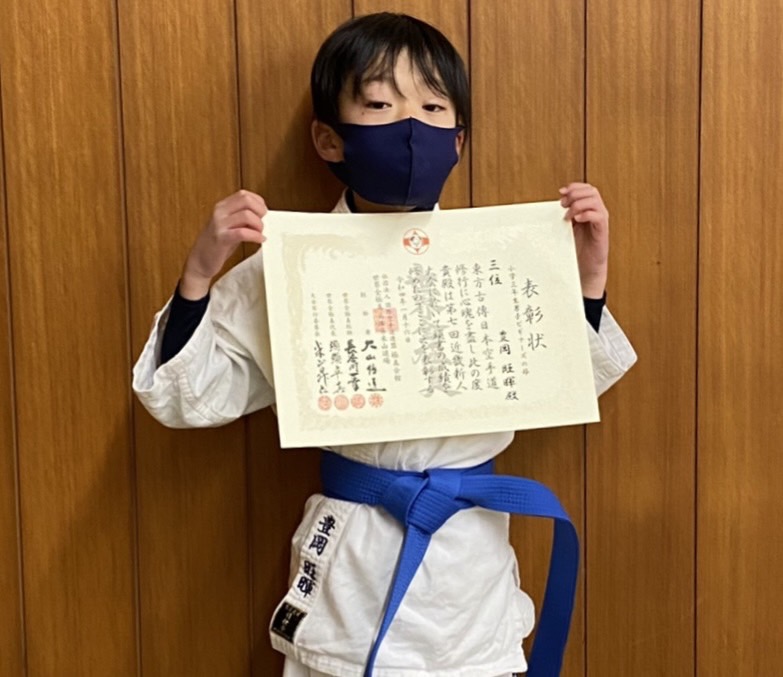 世界全極真 近畿新人大会に於いて優勝1名・3位2名！