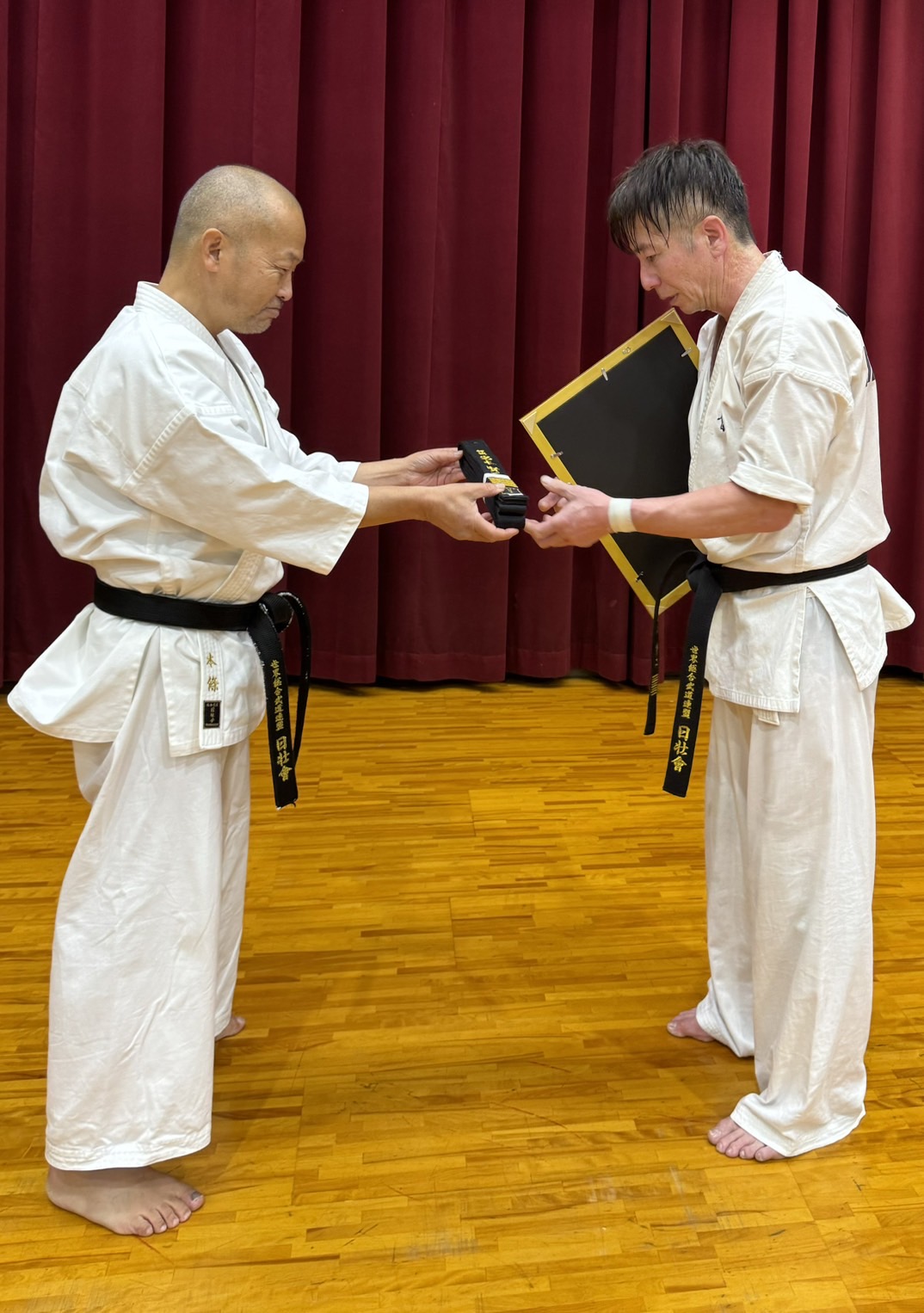 岩本賢二が50人組手 極限の攻防を完遂し五段昇段！